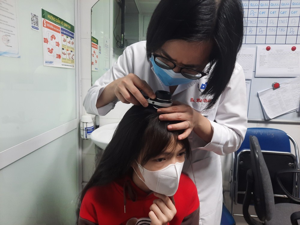 Bác sĩ nói gì về tin “tóc bạc nhiều là dấu hiệu ung thư”?