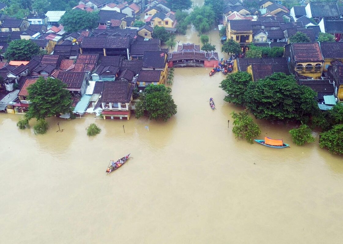 Tăng cường miễn dịch - lá chắn vững vàng cho người bệnh mạn tính phòng cúm mùa trong thời tiết cực đoan