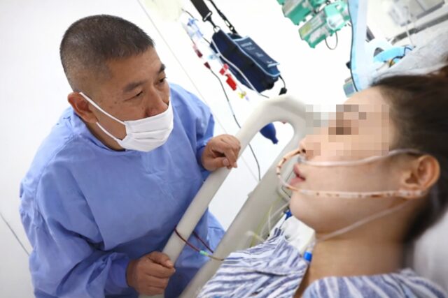 Nữ nhân viên văn phòng 40 tuổi mắc cùng lúc 3 loại ung thư: Bác sĩ cảnh báo thói quen mỗi đêm của nhiều người có thể phá vỡ hệ miễn dịch